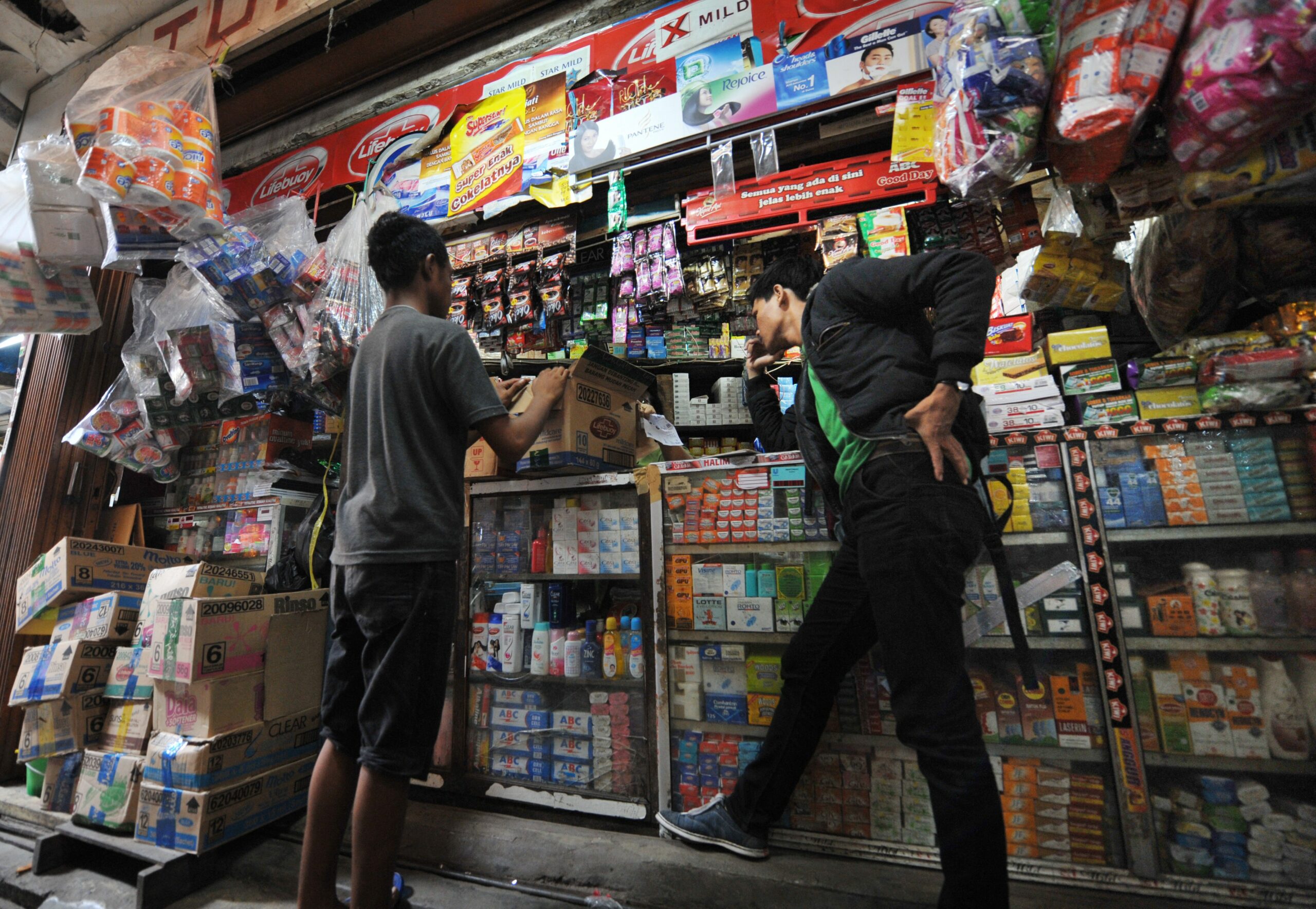 Indonesia's online grocery market rides high on the pandemic boom.